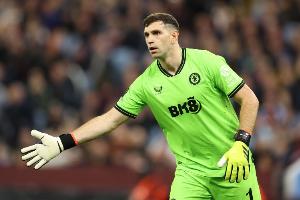 阿媒：斯卡洛尼想锻炼新门将，马丁内斯不会入选本期阿根廷大名单