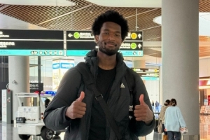 浙江官博晒出达米安·琼斯归队动态：欢迎琼斯回家！