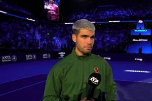 阿卡谈年终第一：年初觉得第一遥不可及，我每天都付出巨大努力