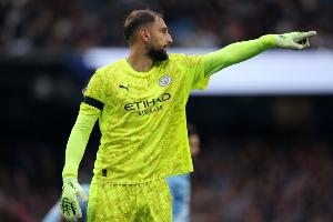 多纳鲁马：哈兰德极力推动我加盟曼城 他简直是个外星人