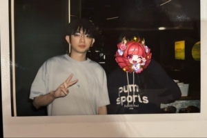 网友晒照火锅店偶遇Flandre 圣枪哥和粉丝合照还帮忙买单