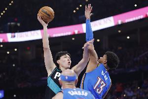 拓记：杨瀚森上场17分钟出手11次 喜欢他随时准备帮助球队的态度