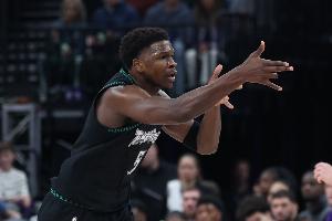 沦为空砍！爱德华兹29中16轰下43分7板4助3断1帽 加时赛8分