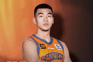 年轻就有无限可能！祝上海男篮小将刘梓鹏21岁生日快乐