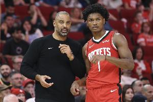 无KD也很猛！火箭开启小强形态啃下太阳 年轻人决定球队攻防底色