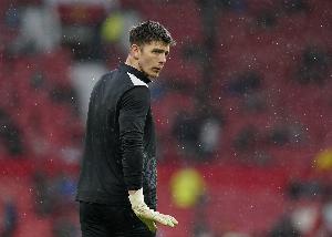 TA：外界呼吁纽卡更换首发门将波普，但埃迪·豪将继续信任球员