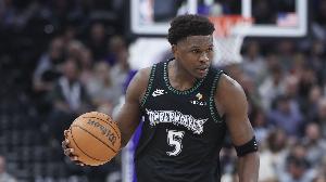 难阻失利！爱德华兹19中9拿到31分8板5助 三分10中5