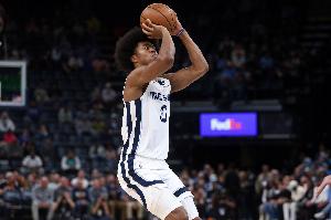 高效输出！韦尔斯11中9&三分6中5 得到25分3板1助1断1帽