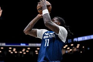 白热化！里德三分命中后森林狼反超比分 哈滕空接暴扣迅速回应