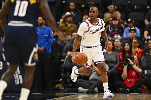 小里：保罗生涯大部分时期所在球队都变得更好了 这是赢家的定义