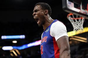 各队扣篮总数：活塞140次居首 火箭107次并列第五 勇士61次倒四