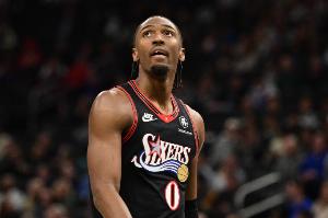 稳定火力！马克西半场9中4拿到10分3板4助 正负值+7