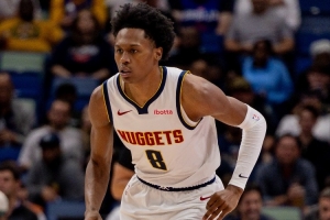 强力锋线！沃特森和卡梅隆·约翰逊上半场皆砍13分 合计14中9