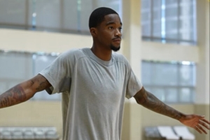 萨姆纳就位！广东男篮晒球队训练：四外援就位！合练备战新赛季