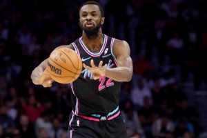 维金斯：活塞能稳居东部第一绝非偶然 我们清楚自身实力继续提升