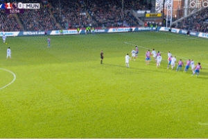 几乎0度角！齐尔克泽停球抽射打入神仙球，曼联1-1扳平水晶宫！