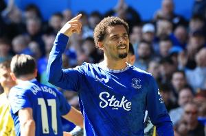 身价3500万欧！法媒：曼城热刺利物浦希望签埃弗顿前锋恩迪亚耶