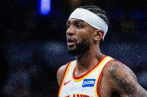 末节9-0反超！基顿·华莱士抢断 亚历山大-沃克反击左手上篮！