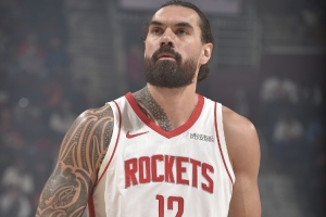 乌度卡：亚当斯上场确实改变了比赛节奏 他打出了一场全面的比赛