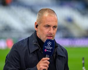 乔·科尔：曼联有B费传球和马奎尔等人抢点，不需要什么高深战术