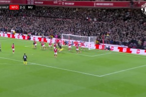 各玩各的…亚马尔女友分手前曾在演唱会现场激情拥吻男歌手