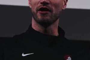 全队疯狂鼓掌！斯普利特激情演讲：落后20分没放弃！你们太棒！