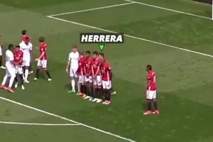 曼联经典名场面：埃雷拉早已看穿一切，但是德赫亚却让他走开