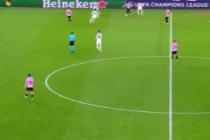 真是迷弟啊！甲亢哥反复观看C罗贴地斩进球：他是goat！