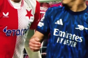 不愧是世界级中场，魔笛这喝水方式都与众不同！