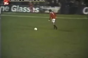 身体与技术完美结合！来看当年阿德里亚诺如何让整个欧洲颤抖