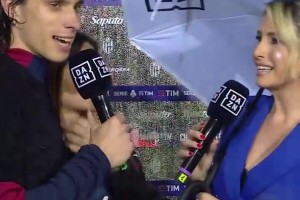 卡拉菲奥里女友标记领地的视频，看一次笑一次