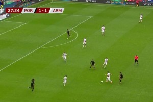 坎塞洛被扛飞！亚美尼亚球员中路包抄破门，葡萄牙1-1被扳平