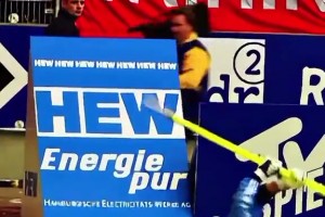 梦幻联动！马克龙和大罗视频通话：听说你曾想加入马赛？