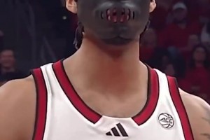 大史：今天看快船“死亡五老”上场，我直接傻了，这是正常人能排出的阵容？