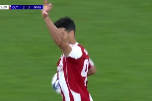 皇马禁区内防守漏人！塔雷米无人盯防起跳头球破门得手！