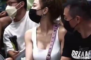 虽然戴口罩，但从眉眼间能看出，这些台妹球迷应该颜值都很高